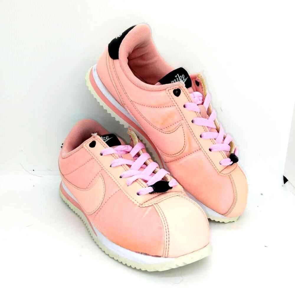 Nike Cortez Basic TXT Girl's Pre-owned Pastel Pink Sneakers- sz. 4 1/2Y